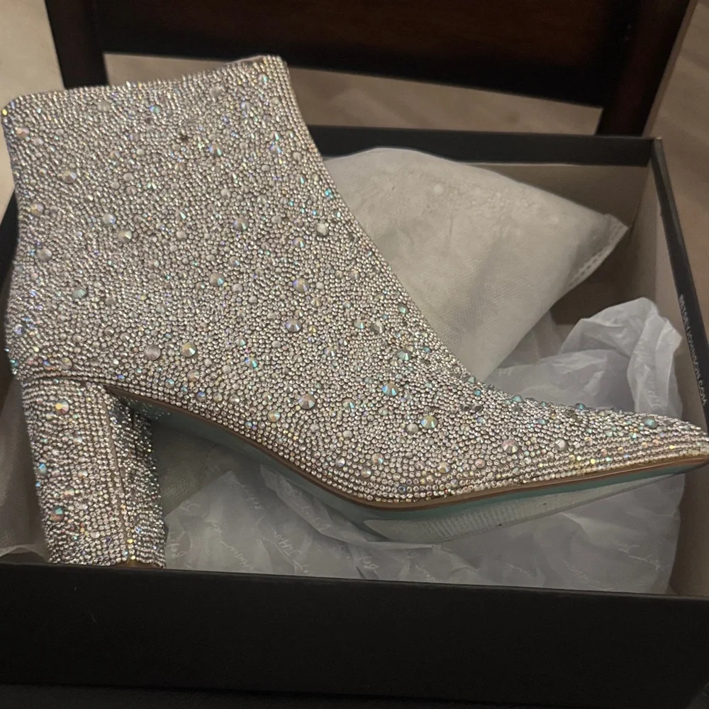 🔥Betsey Johnson🔥SB CADY RHINESTONE Silver Crystal-Studded Ankle Booties🔥NEW - Picture 13 of 16